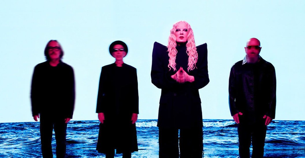 Garbage band members – Shirley Manson and band official promo photo