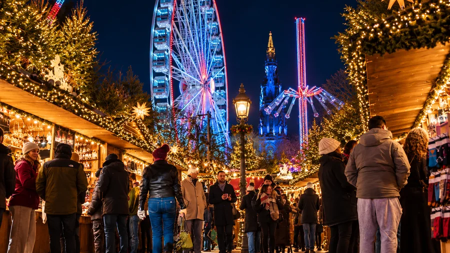 Edinburgh’s Christmas Market, Princes Street Gardens in Edinburgh and the Lothians, Christmas market photograph