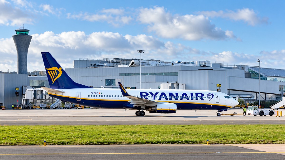 Ryanair aircraft at Edinburgh Airport illustrating the airline's winter 2026 flight schedule.